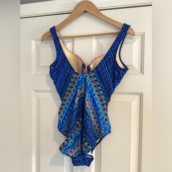 Miraclesuite Casablanca Criss Cross Escape One Piece Swimsuit 10 - Picture 3 of 16